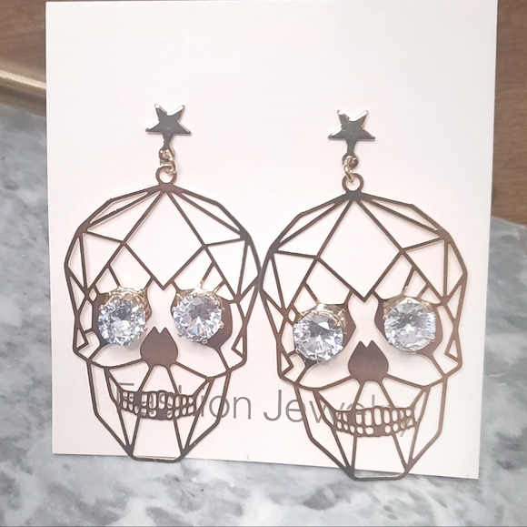 NWT Skull Earrings - Picture 4 of 6